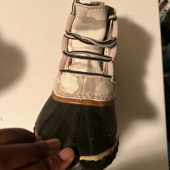 Sorrel Boots - Picture 2 of 3